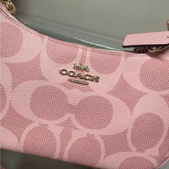 ✨Coach Teri Signature Canvas - Gold/Pink Charms - Picture 3 of 6